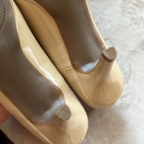 Like new! Kelly & Katie Sz 6 Nude Ivory Cream Heels - Picture 8 of 9